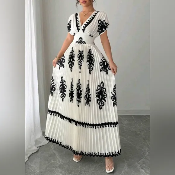 New Boho Print Pleated Maxi Dress  Off White Cream Black