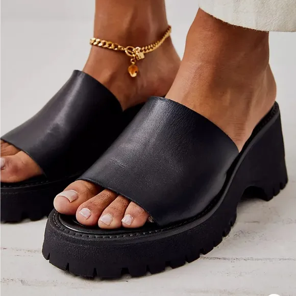 New Free People Made In Italy Winona Wedge Leather Sandals In Black Sz 37 (US 7)