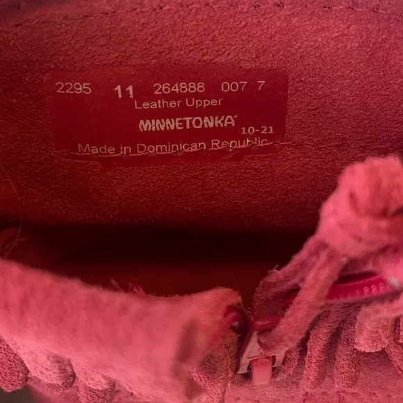 New in Box Minnetonka double fringe side zip booties, child’s size 11, hot pink