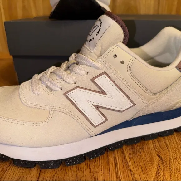 New in box, New Balance Men's Cream Sneakers size 9.5M/11W