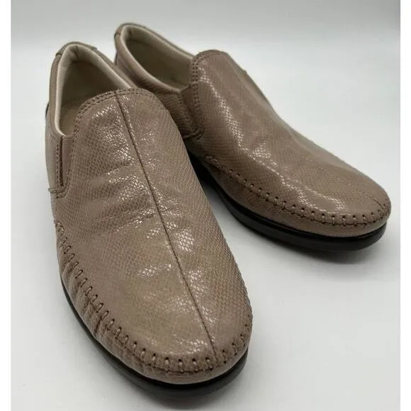 New Leather Snakeskin SAS Slip On Loafers Women's 8.5 Comfort Cottage Clog Indie