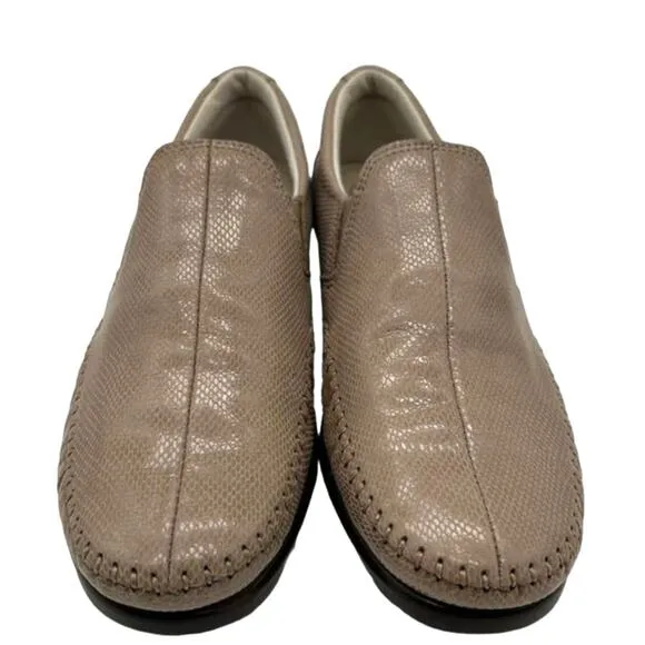 New Leather Snakeskin SAS Slip On Loafers Women's 8.5 Comfort Cottage Clog Indie