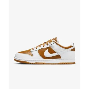 NEW NIKE men's dunk low shoes in dark curry/white