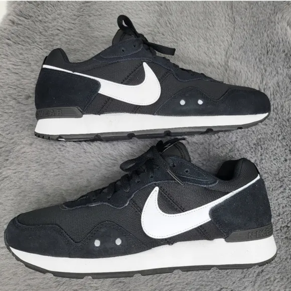 New Nike Venture Runner Men's Running Shoes Size 10