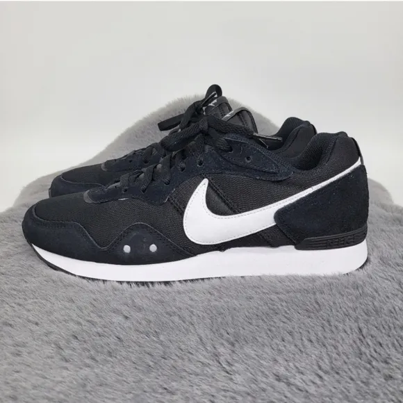 New Nike Venture Runner Men's Running Shoes Size 10
