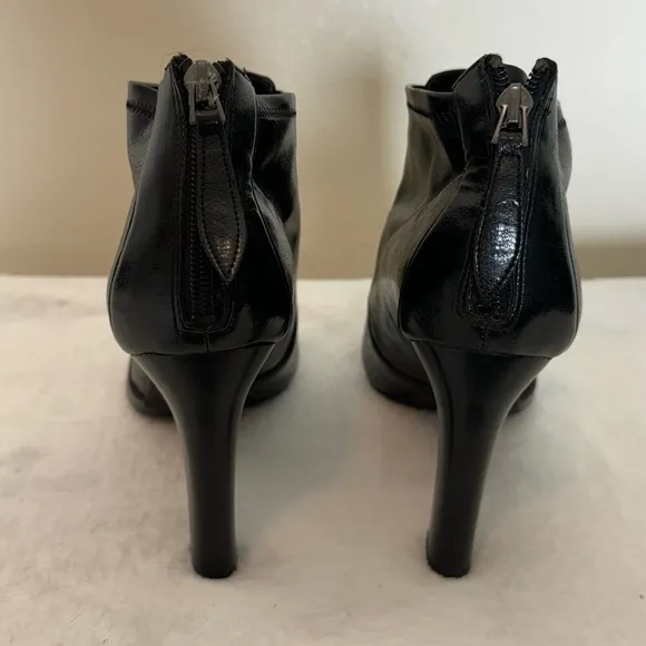 New! Retail $90 Franco Sarto Black Leather Heeled Ankle Booties Size 10