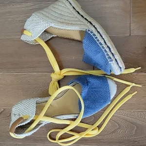 New See by Chloe Wedge Espadrille Lace Up Shoe 35 (US 5)