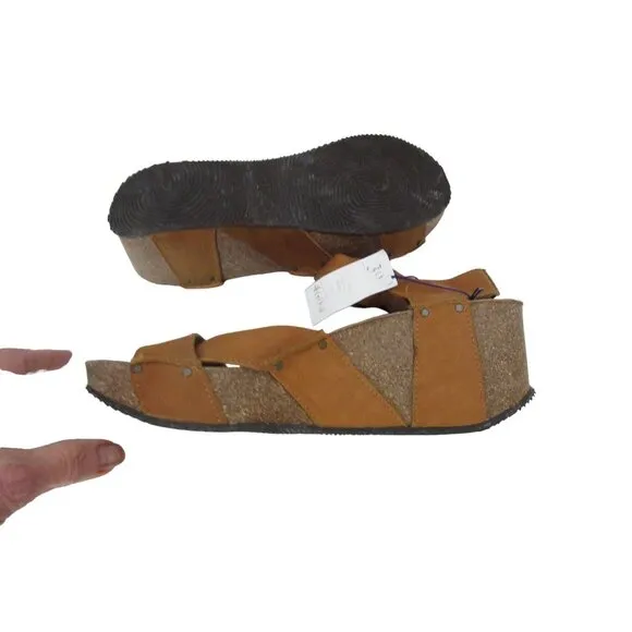 New, Sergio Tomani Tan Leather Cork Heel Wedge Sandals Peep Toe Size 39 or 8 1/2