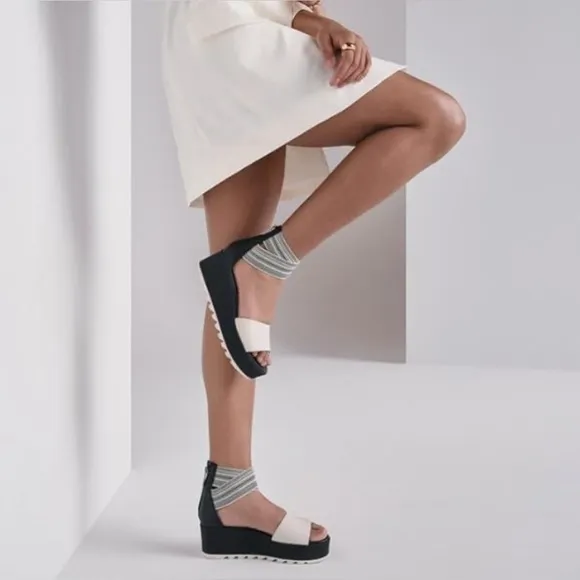 NEW Sorel Cameron Flatform Ankle Strap Platform Wedge Sandals Leather Black 8.5