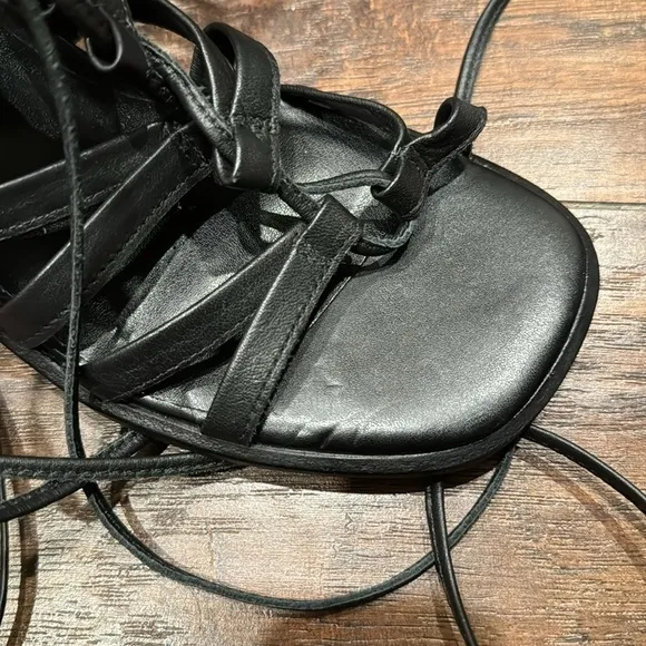 NEW! Steve Madden Black Leather Cherri Strappy Sandal - Size 6