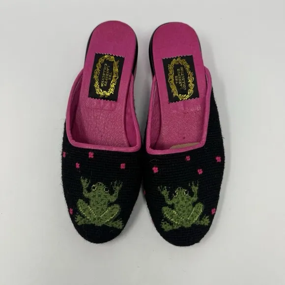 New The Larkspur Collection Shoes XSM Wool Needlepoint Frog Mule Heel Pink Black