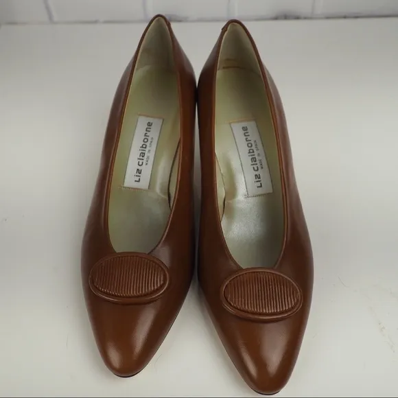 New Vintage sz 7.5 brown leather pumps