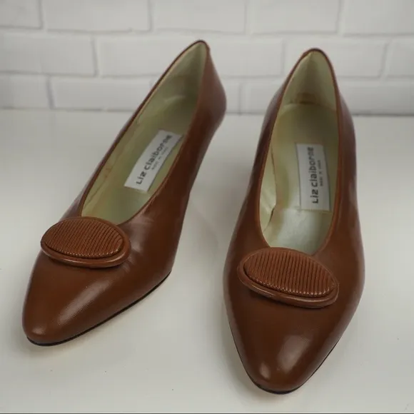 New Vintage sz 7.5 brown leather pumps