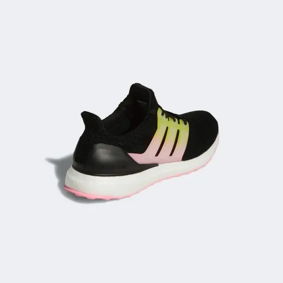 [NEW] Women's Adidas UltraBOOST 5.0 DNA Shoes Size 8 GV8732