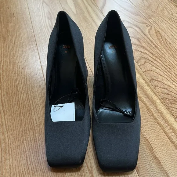 New! Zara SZ 8, black timeless square satin block heel shoes.