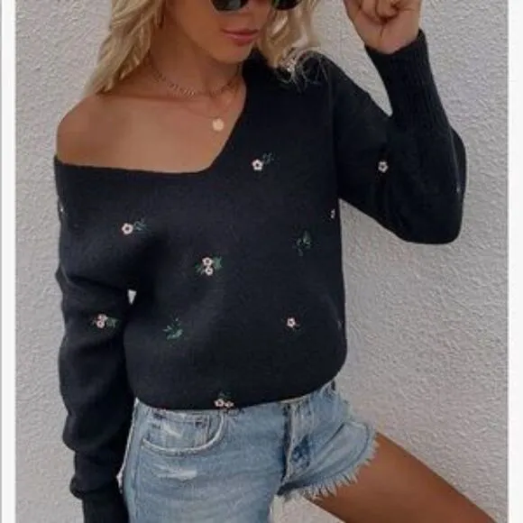 NEW Beige V Neck Embroidered Ribbed Knit Pullover Sweater