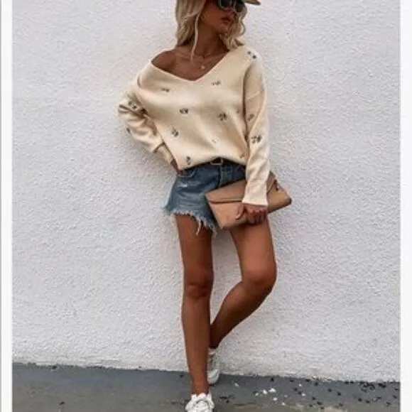 NEW Green V Neck Embroidered Ribbed Knit Pullover Sweater
