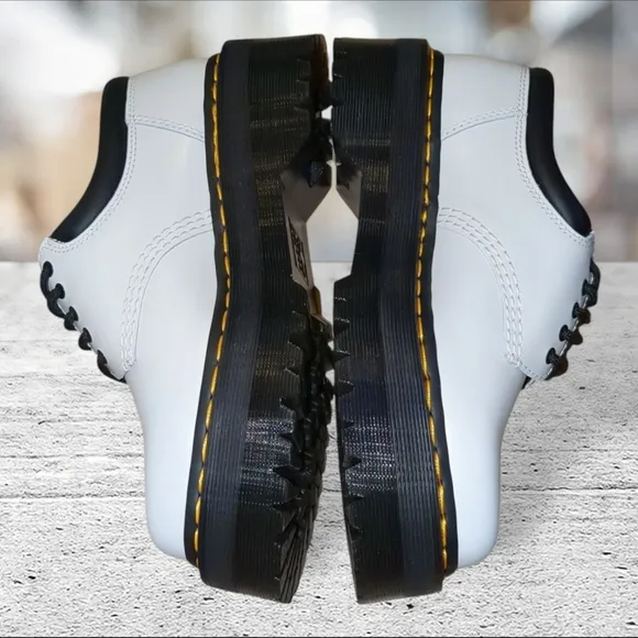 NIB  8053 Quad Polished Smooth Dr Martens Size 8L 7M