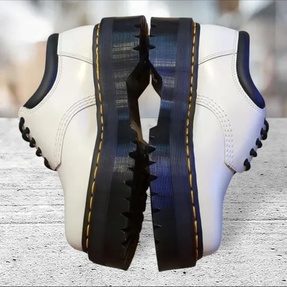 NIB  8053 Quad Polished Smooth Dr Martens Size 8L 7M