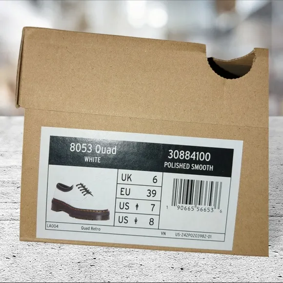 NIB  8053 Quad Polished Smooth Dr Martens Size 8L 7M