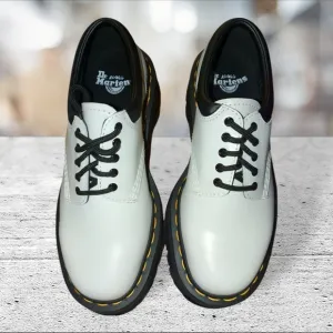NIB  8053 Quad Polished Smooth Dr Martens Size 8L 7M