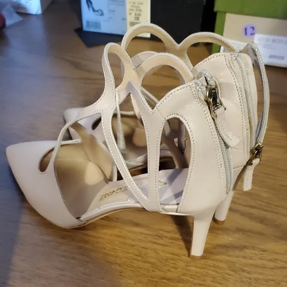 Nib Chic Beige Heels by Racine Carrie