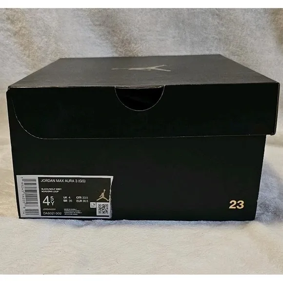 NIB Nike Jordan Max Aura 3 Black Wolf Grey (GS) Shoes YOUTH  Size 4.5