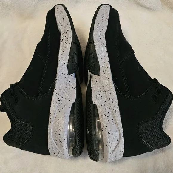NIB Nike Jordan Max Aura 3 Black Wolf Grey (GS) Shoes YOUTH  Size 4.5