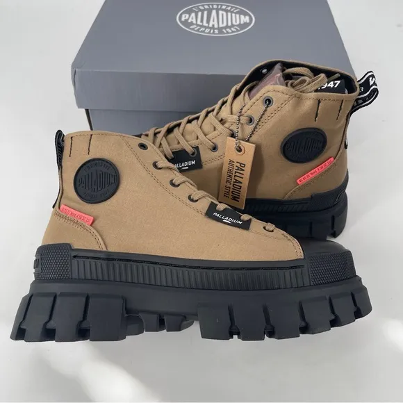 NIB Palladium Revolt HI TX Shoes in Safari Size 8