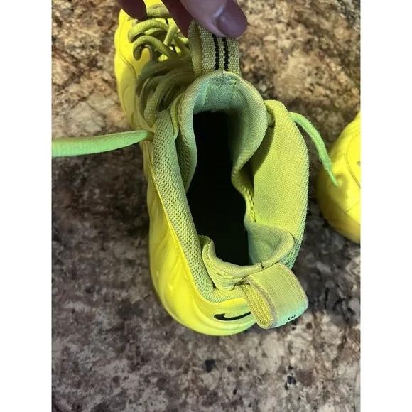 Nike Air Foamposite Pro Volt 2014 Highlighter Neon Yellow Green Size Men’s 9.5