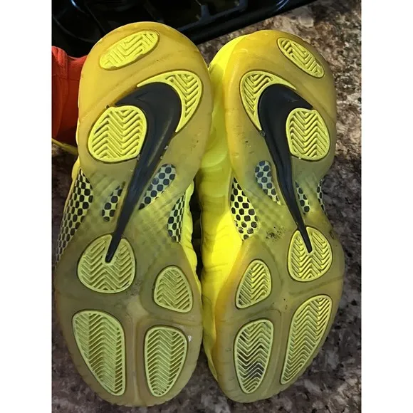 Nike Air Foamposite Pro Volt 2014 Highlighter Neon Yellow Green Size Men’s 9.5