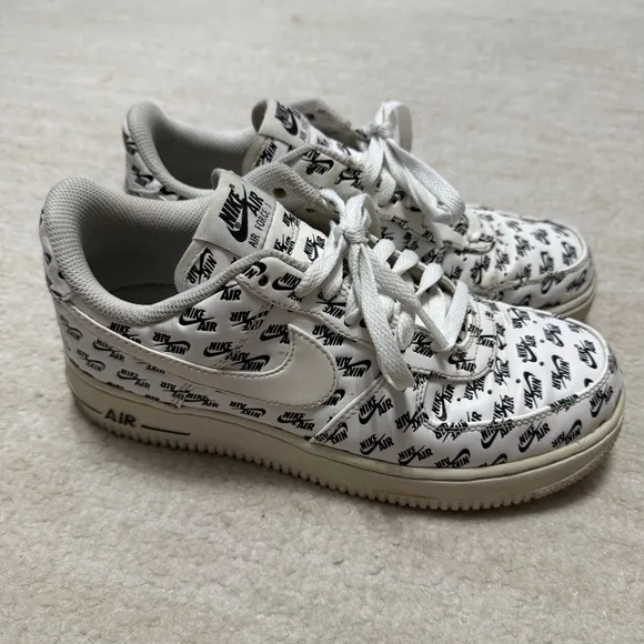 Nike Air Force 1 Low QS '07 Shoes All Over Logo White Men's Size 7 AH8462-100