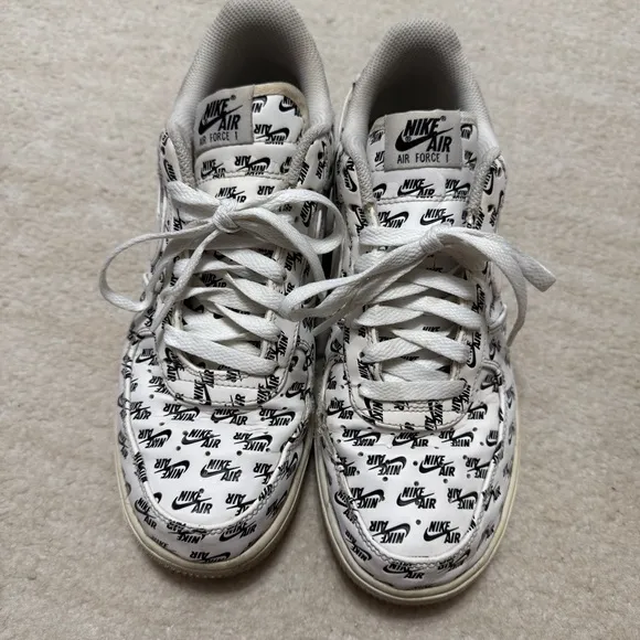 Nike Air Force 1 Low QS '07 Shoes All Over Logo White Men's Size 7 AH8462-100