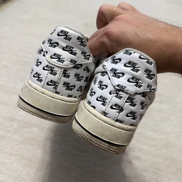 Nike Air Force 1 Low QS '07 Shoes All Over Logo White Men's Size 7 AH8462-100
