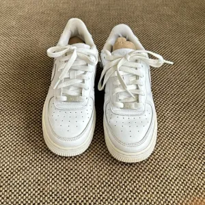 Nike Air Force One Kids shoes size 5Y White