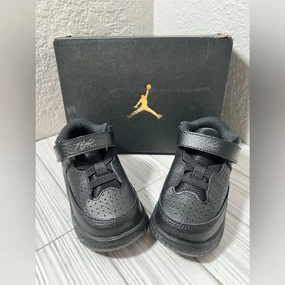Nike‎ Air Jordan Max Aura 5 toddler high top sneakers shoes black size 7C