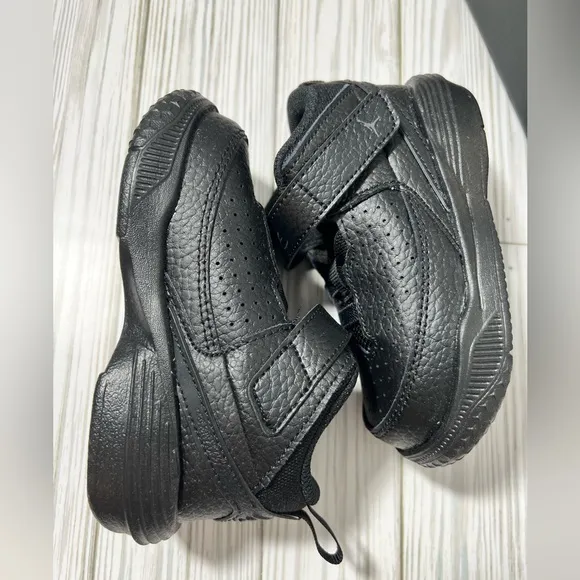 Nike‎ Air Jordan Max Aura 5 toddler high top sneakers shoes black size 7C