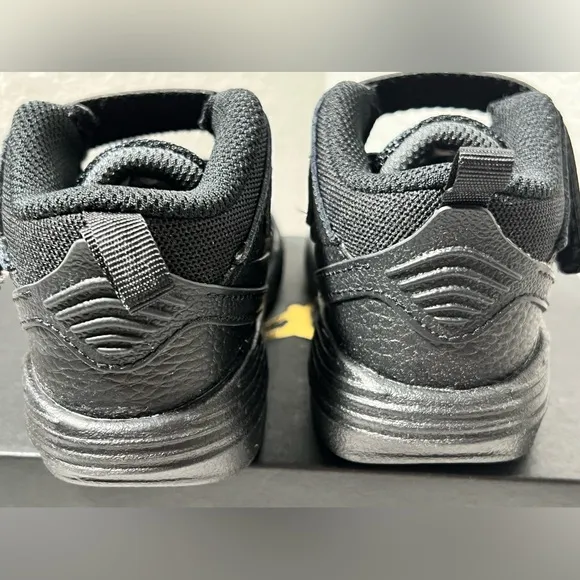 Nike‎ Air Jordan Max Aura 5 toddler high top sneakers shoes black size 7C