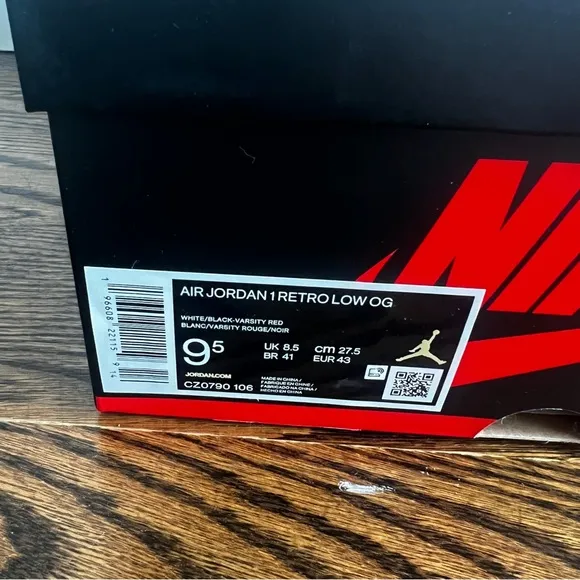 Nike Air Jordan Retro 1 ‘Black Toe’ Men’s Varsity Red Low Top Shoes w/ Box 9.5
