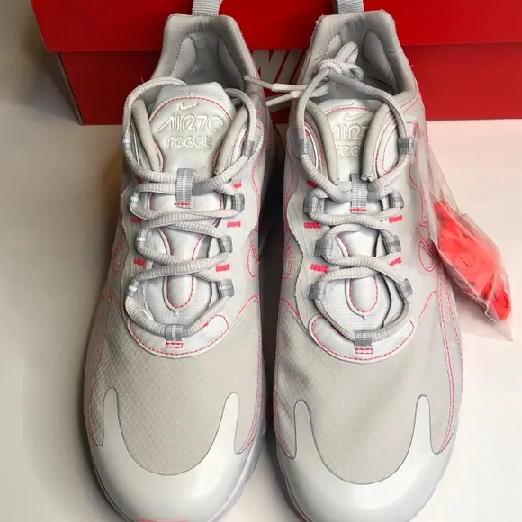 Nike Air Max 270 Special Edition Men Size 10 White &amp; Pink Sneakers Running Shoes