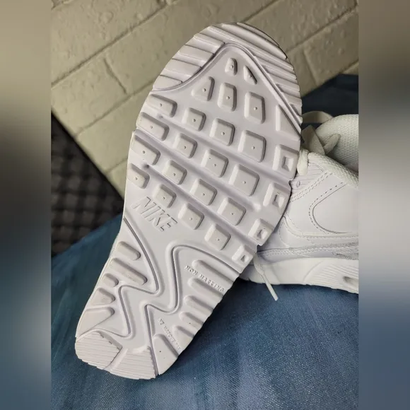 Nike Air Max 90 LTR Triple White GS Size 5y New