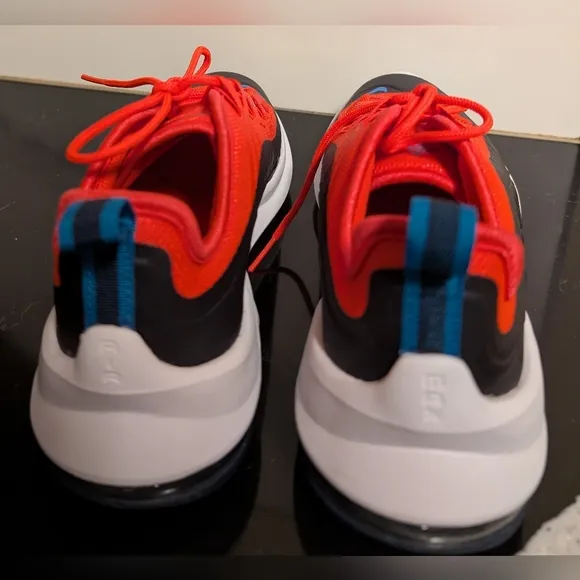 Nike Air Max Axis Grade-School Sneakers Size 5.5Y Like New MSRP $80
