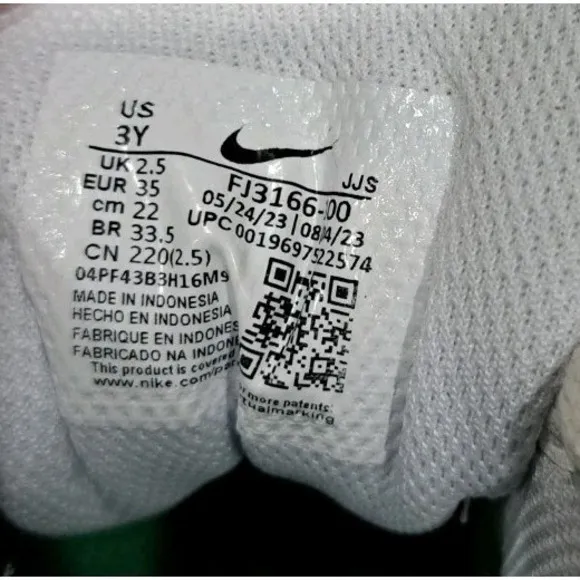 Nike Air Max Size 3Y FJ3166-100 Pre Owned Great‎ Condition White With Flower