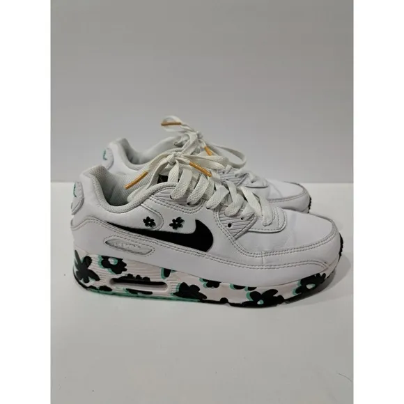 Nike Air Max Size 3Y FJ3166-100 Pre Owned Great‎ Condition White With Flower