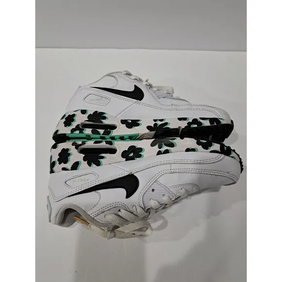 Nike Air Max Size 3Y FJ3166-100 Pre Owned Great‎ Condition White With Flower