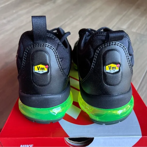 Nike Air Vapormax Plus （ box without lid )