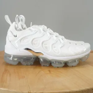 Nike Air Vapormax Plus Womens Size 9.5 Shoes White Metallic Silver Athletic NWOB