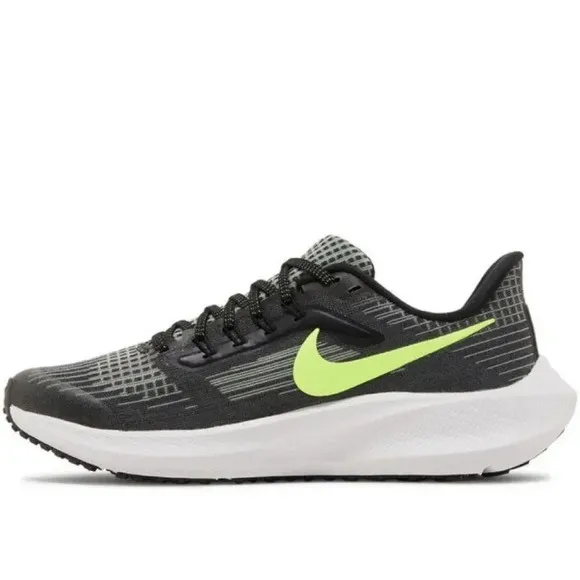 Nike Air Zoom Pegasus 39 Black Running Shoes Unisex Size 5.5Y