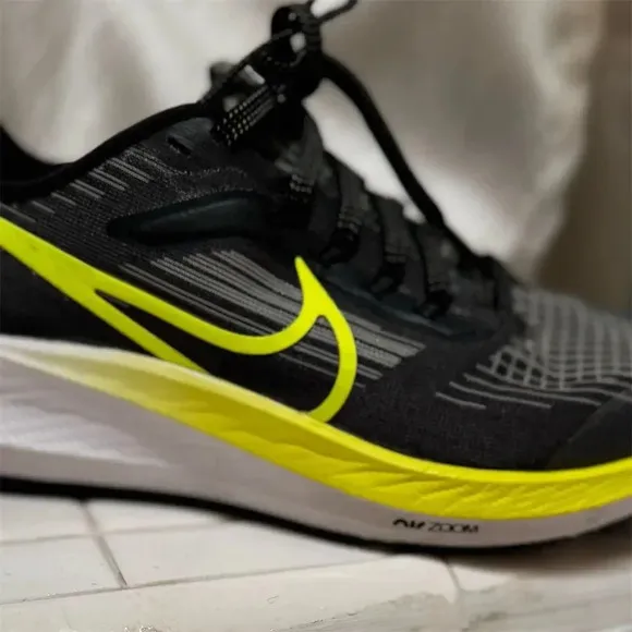 Nike Air Zoom Pegasus 39 Black Running Shoes Unisex Size 5.5Y
