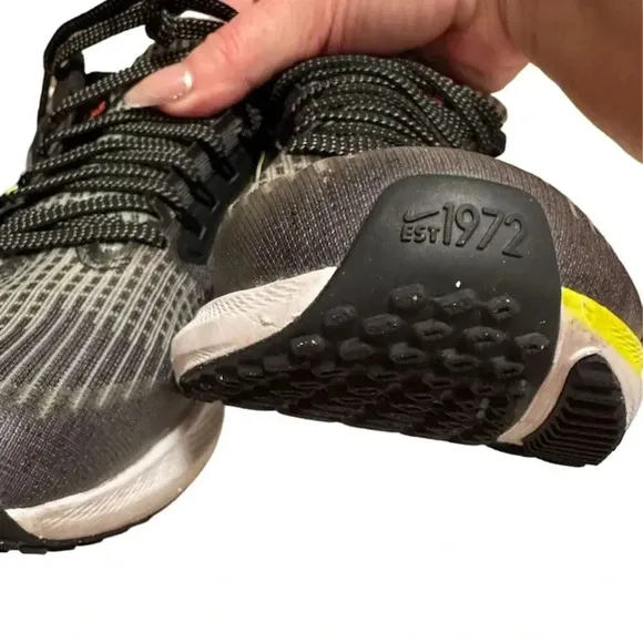 Nike Air Zoom Pegasus 39 Black Running Shoes Unisex Size 5.5Y